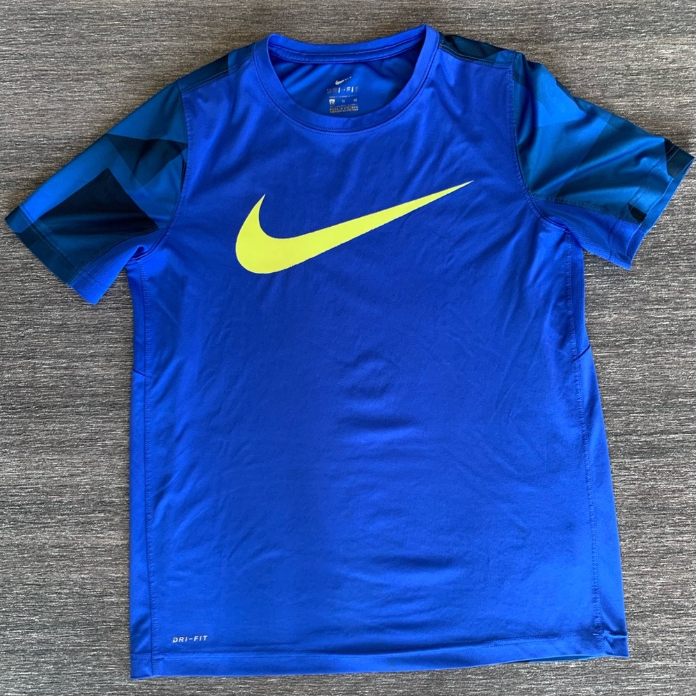 Nike Dri-Fit Athletic XL Boys Royal Navy Blue Short Sleeve Shirt Volt Swoosh S - Picture 1 of 5